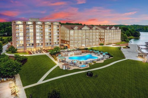 unit-324-1273 Graves Harbor Trl, Huddleston, VA, 24104-3648 | Card Image