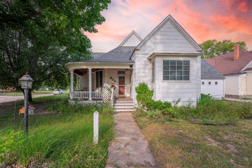 824 S Washington Ave, Wellington, KS, 67152-2251 | Card Image
