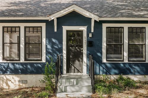217 Leland St, Austin, TX, 78704-4330 | Card Image