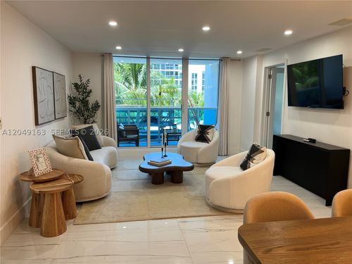 326-2301 Collins Ave, Miami Beach, FL, 33139-1610 | Card Image