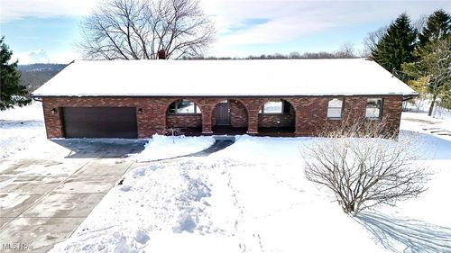 428 Gaston Rd, Weirton, WV, 26062-6084 | Card Image