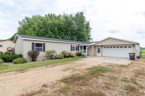 843 Chapel St, Good Thunder, MN, 56037-4002 | Card Image