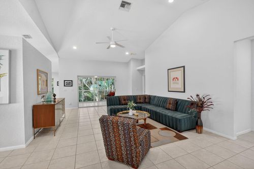 3-7910 Laina Ln, Boynton Beach, FL, 33437-8417 | Card Image