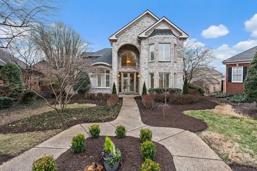 37 Erwin Ct, Nashville, TN, 37205-5006 | Card Image
