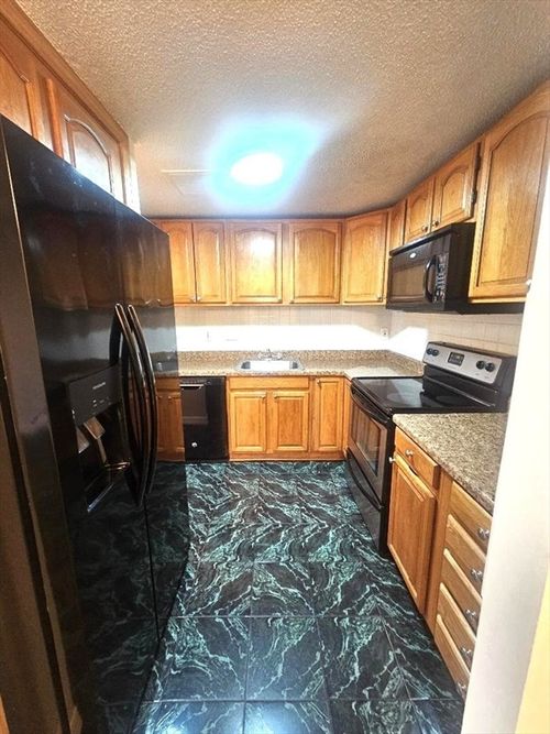 unit-8-25 Longworth Ave, Brockton, MA, 02301-7066 | Card Image