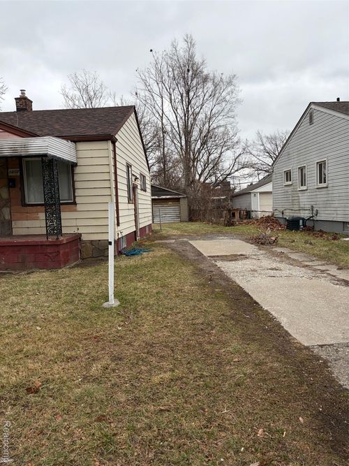 1307 S Bassett Street, Detroit, MI, 48217 | Card Image