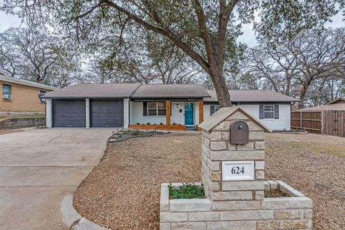 624 Forest Ln, Hurst, TX, 76053-4908 | Card Image