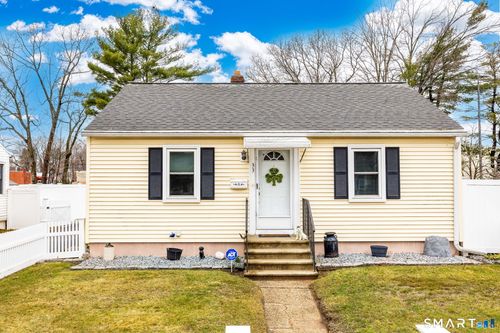 33 Winter St, Plainville, CT, 06062-2332 | Card Image