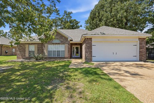1015 Riverchase North Dr, Brandon, MS, 39047-7447 | Card Image