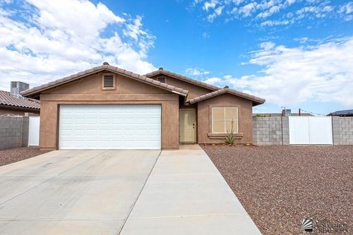 3676 S Susannah Dr, Yuma, AZ, 85365-7443 | Card Image