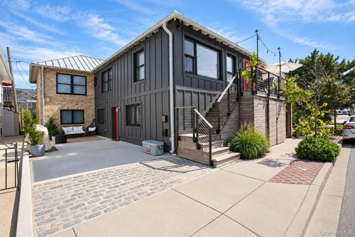 106 Pacific Blvd, Long Beach, NY, 11561-3869 | Card Image