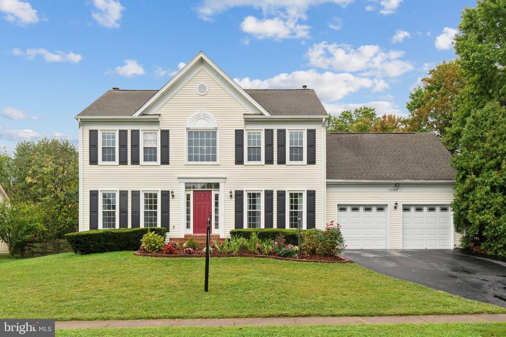 Golden Meadow Cir, Ashburn, VA 20147