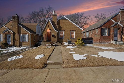 415 Thomas Ave, Ferguson, MO, 63135-2658 | Card Image