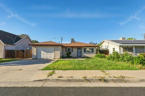 1755 4th St, Clovis, CA, 93611 | Card Image