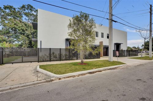 2421 Sw 16th Ter, Miami, FL, 33145-2032 | Card Image