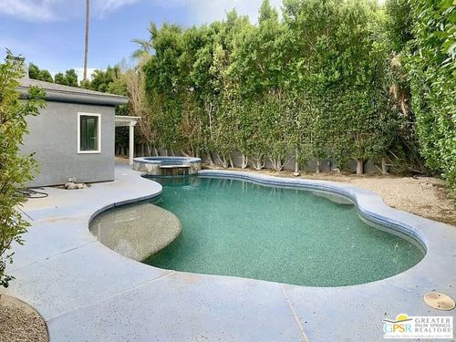 123 W San Carlos Road, Palm Springs, CA, 92262 | Card Image