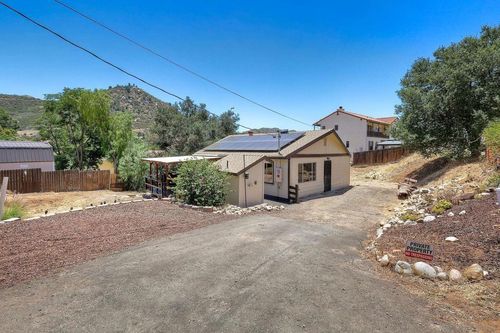 126 Almyra Rd, El Cajon, CA, 92019-1533 | Card Image