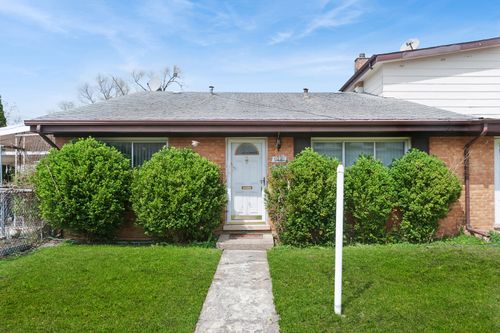 9481 Park Ln, Des Plaines, IL, 60016-3901 | Card Image