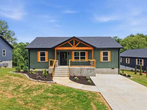 214 Twin Oaks Rd, McMinnville, TN, 37110-2717 | Card Image