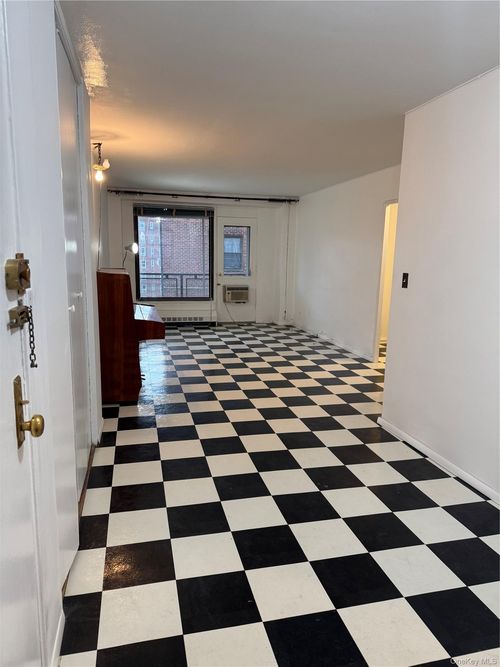 14f-61-55 98th St, Rego Park, NY, 11374-1482 | Card Image