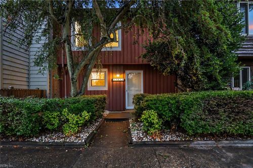 3855 Ocean Tides Dr, Virginia Beach, VA, 23455-2915 | Card Image