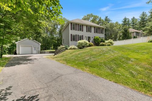 4 James St, Derry, NH, 03038-4527 | Card Image