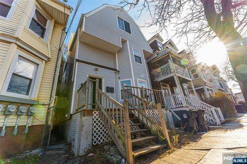 152 S 10th St, Newark, NJ, 07107-1406 | Card Image