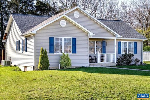 11 Falcon Ln, WEYERS CAVE, VA, 24486-2455 | Card Image