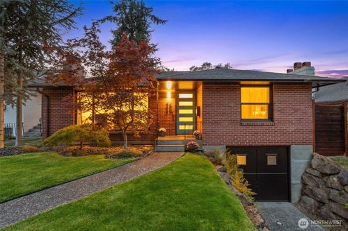 3429 40th Ave W, Seattle, WA, 98199-1922 | Card Image