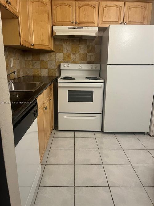 apt-305-2775 Taft St, Hollywood, FL, 33020-2915 | Card Image