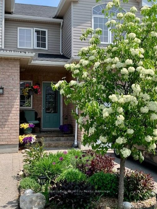 108 Mussen St, Guelph, ON, N1E0K2 | Card Image