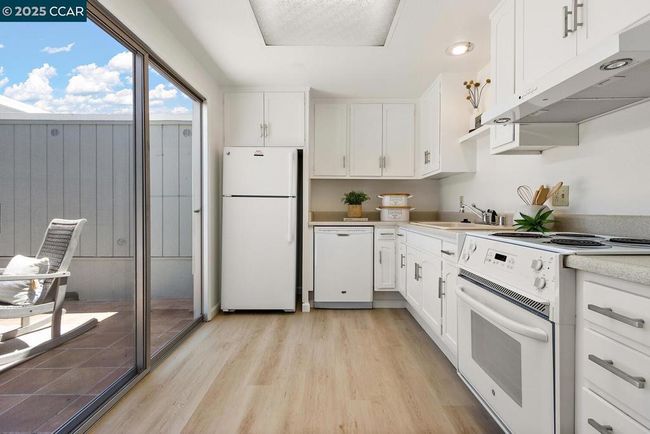 APT-2 - 1129 Leisure Ln, Condo with 2 bedrooms, 1 bathrooms and 1 parking in Walnut Creek CA | Image 15