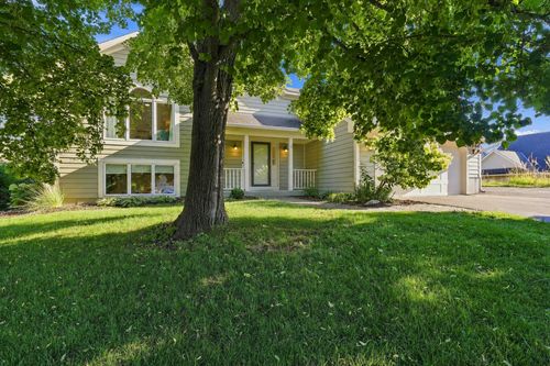 656 E 2nd St, Waconia, MN, 55387-1607 | Card Image