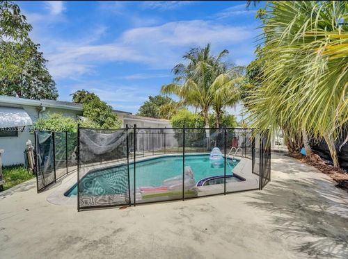 4-2442 Garfield St, Hollywood, FL, 33020-3408 | Card Image