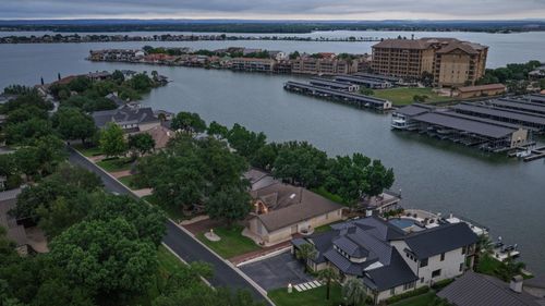 909 Red Sails Dr, Horseshoe Bay, TX, 78657 | Card Image