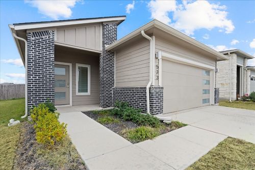 523 Millbrook Blvd, San Marcos, TX, 78666-5638 | Card Image