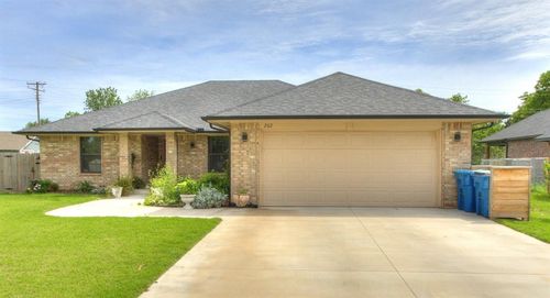 202 W Pine, Tuttle, OK, 73089-9070 | Card Image