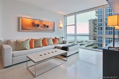 1111 - 6801 Collins Ave, Condo with 2 bedrooms, 2 bathrooms and null parking in Miami Beach FL | Image 1