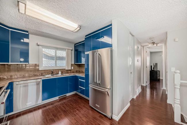 578 Aboyne Crescent Ne, Home with 3 bedrooms, 2 bathrooms and 4 parking in Calgary AB | Image 6