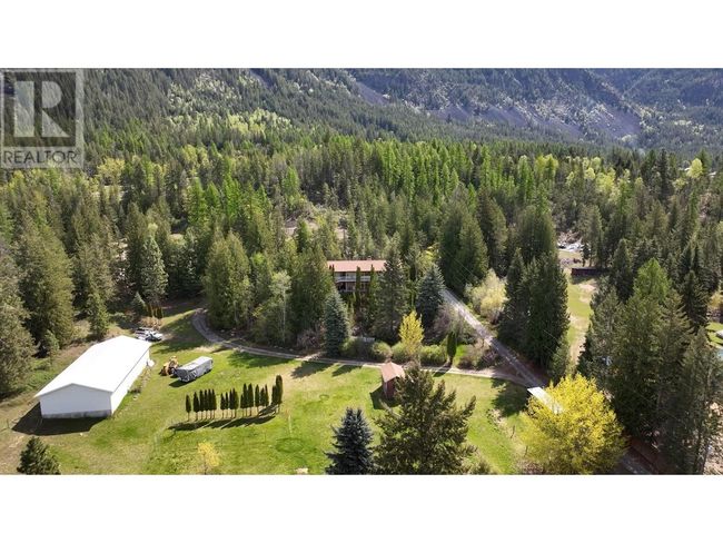5110 Vance Rd, House other with 3 bedrooms, 3 bathrooms and 2 parking in Canyon BC | Image 26