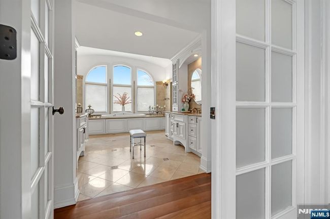 10 Fox Ter, House other with 6 bedrooms, 8 bathrooms and null parking in Cliffside Park NJ | Image 24