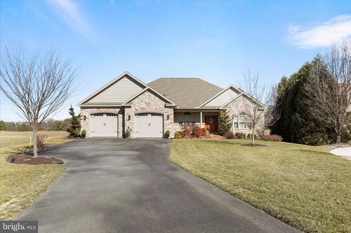 1464 Highfield Ct, CHAMBERSBURG, PA, 17202-8042 | Card Image