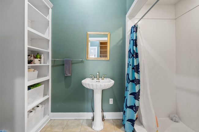 Bedroom 5 ensuite full bath | Image 30