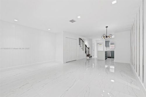 apt-214-450 Se 7th St, Dania Beach, FL, 33004-4453 | Card Image