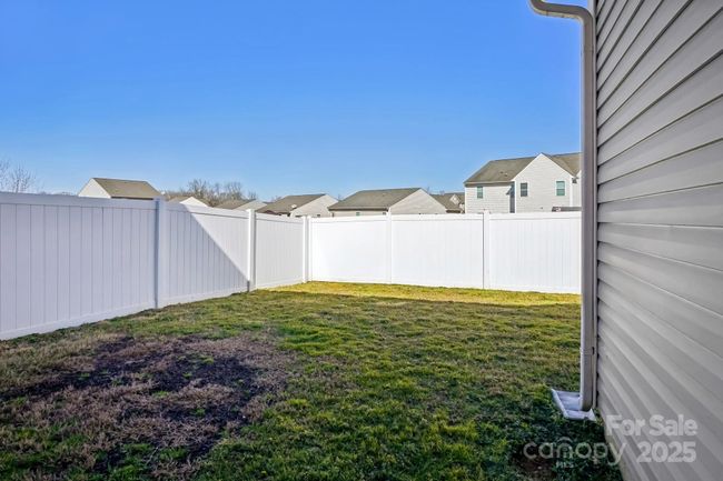 Fenced in backyard | Image 37