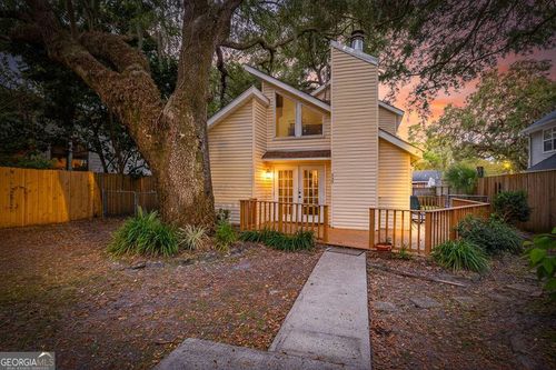 239 Broadway St, Saint Simons Is, GA, 31522-2738 | Card Image