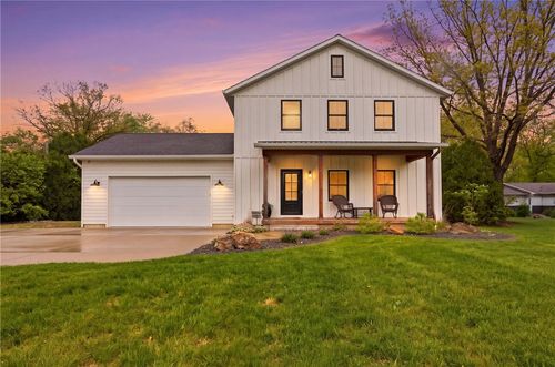 9048 E Oriole Dr, Effingham, IL, 62401-7674 | Card Image