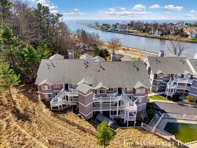 UNIT-21 - 810 S Harbor Dr, Condo with 3 bedrooms, 3 bathrooms and null parking in Grand Haven MI | Image 59