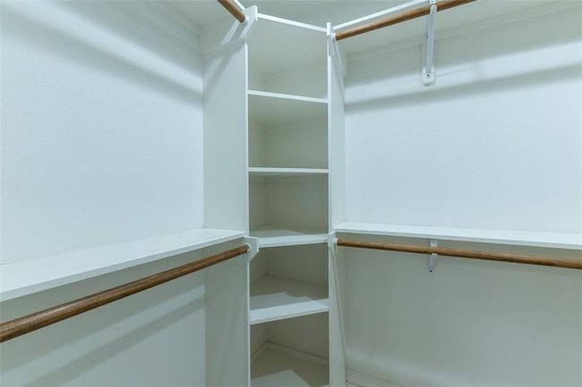 Primary Closet | Image 33