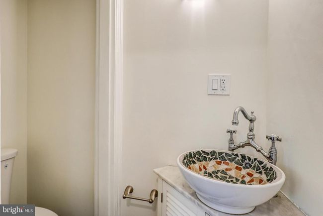 8114 Old Georgetown Rd, House other with 5 bedrooms, 3 bathrooms and null parking in BETHESDA MD | Image 19